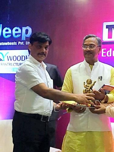 T V 100 education excellance award 2015-16 best institute for civil services IAS/PCS award  to prayag ias academy